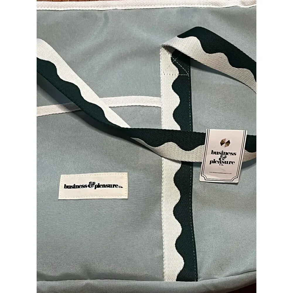 Business & Pleasure Co. Sage Green Scallop Holiday Cooler Tote NWT